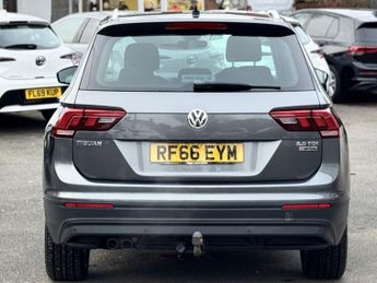 VOLKSWAGEN TIGUAN 2.0 TDI BlueMotion Tech SE Navigation SUV 5dr Diesel DSG 4Motion