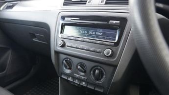 SKODA RAPID 1.6 TDI SE Hatchback 5dr Diesel Manual Euro 5 (105 ps)