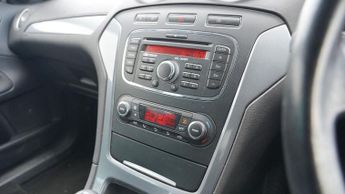 FORD MONDEO 1.6 TDCi ECOnetic Zetec Hatchback 5dr Diesel Manual Euro 5 (s/s)