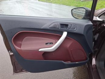 FORD FIESTA 1.4 Zetec Hatchback 5dr Petrol Automatic (154 g/km, 94 bhp)