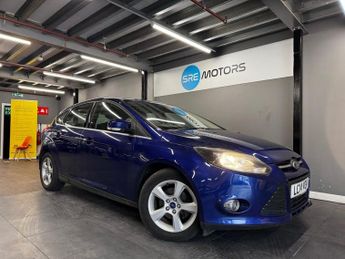 Ford Focus 1.6 Zetec Navigator Hatchback 5dr Petrol Manual Euro 5 (105 ps)