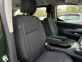 PEUGEOT e-Rifter 52kWh Allure Long MPV 5dr Electric Auto (7.4kW Charger) (136 ps)