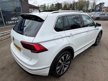 VOLKSWAGEN TIGUAN 2.0 TDI R-Line Tech SUV 5dr Diesel DSG Euro 6 (s/s) (150 ps)