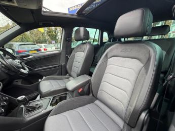 VOLKSWAGEN TIGUAN 2.0 TDI R-Line Tech SUV 5dr Diesel DSG Euro 6 (s/s) (150 ps)