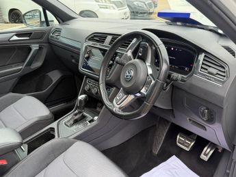 VOLKSWAGEN TIGUAN 2.0 TDI R-Line Tech SUV 5dr Diesel DSG Euro 6 (s/s) (150 ps)