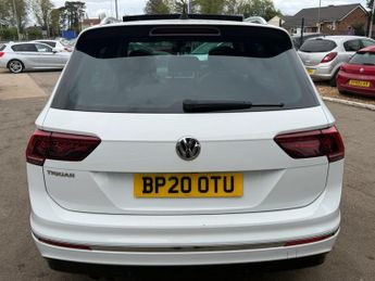 VOLKSWAGEN TIGUAN 2.0 TDI R-Line Tech SUV 5dr Diesel DSG Euro 6 (s/s) (150 ps)