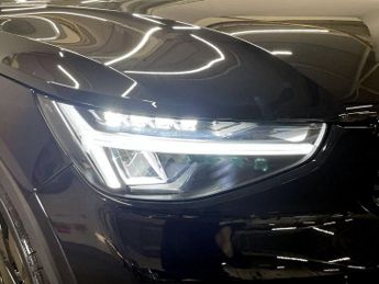 VOLVO XC40 2.0 B4 MHEV Plus Black Edition SUV 5dr Petrol Hybrid DCT Auto Eu