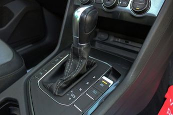 VOLKSWAGEN TIGUAN 2.0 TDI BlueMotion Tech R-Line SUV 5dr Diesel DSG Euro 6 (s/s) (