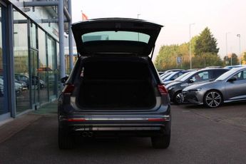 VOLKSWAGEN TIGUAN 2.0 TDI BlueMotion Tech R-Line SUV 5dr Diesel DSG Euro 6 (s/s) (