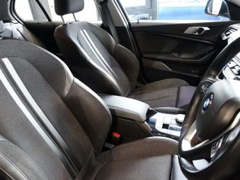 BMW 1 SERIES 1.5 118i Sport Hatchback 5dr Petrol DCT Euro 6 (s/s) (136 ps)