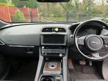 JAGUAR F-PACE 2.0 D180 Portfolio SUV 5dr Diesel Auto AWD Euro 6 (s/s) (180 ps)