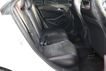 MERCEDES-BENZ CLA 2.1 CLA220d AMG Sport Coupe 4dr Diesel 7G-DCT Euro 6 (s/s) (177 