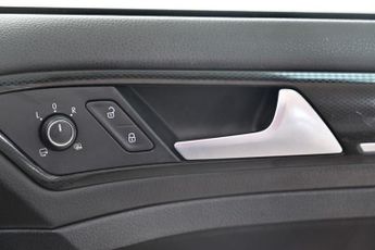 VOLKSWAGEN GOLF 2.0 TDI BlueMotion Tech GT Hatchback 5dr Diesel DSG Euro 5 (s/s)