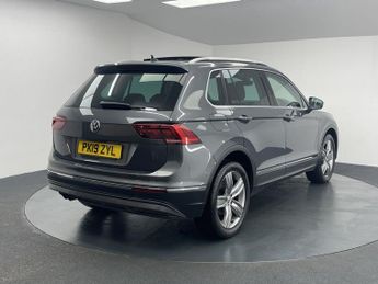 VOLKSWAGEN TIGUAN 2.0 TSI SEL SUV 5dr Petrol DSG 4Motion Euro 6 (s/s) (190 ps)