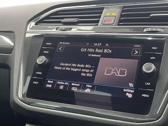 VOLKSWAGEN TIGUAN 2.0 TSI SEL SUV 5dr Petrol DSG 4Motion Euro 6 (s/s) (190 ps)