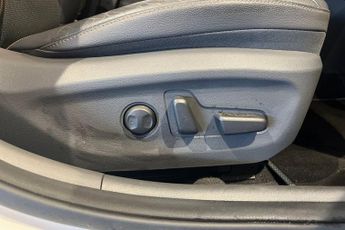 HYUNDAI IONIQ 28kWh Premium SE Hatchback 5dr Electric Auto (120 ps) Rear View 