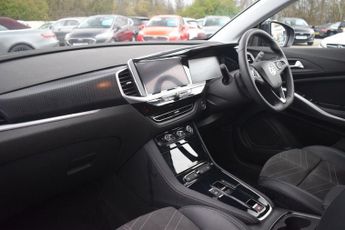 VAUXHALL GRANDLAND 1.2 Ultimate SUV 5dr Petrol Hybrid e-DCT Euro 6 (s/s) (136 ps)