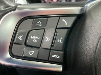 JAGUAR F-PACE 2.0 D180 Chequered Flag SUV 5dr Diesel Auto AWD Euro 6 (s/s) (18