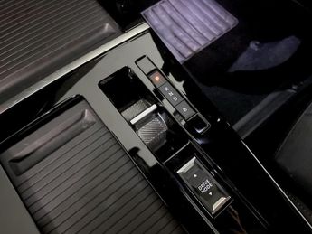 VAUXHALL Astra Electric 54kWh Ultimate Hatchback 5dr Electric Auto (156 ps)