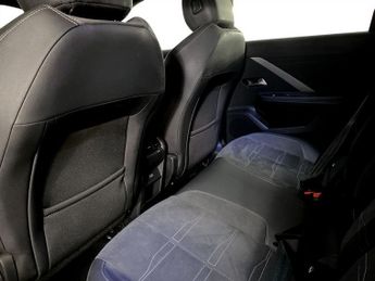 VAUXHALL Astra Electric 54kWh Ultimate Hatchback 5dr Electric Auto (156 ps)