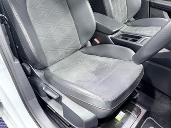 SEAT LEON 1.5 eTSI MHEV FR Sport Estate 5dr Petrol Hybrid DSG Euro 6 (s/s)