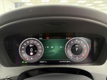 JAGUAR F-PACE 5.0 V8 SVR SUV 5dr Petrol Quickshift AWD Euro 6 (s/s) (550 ps)