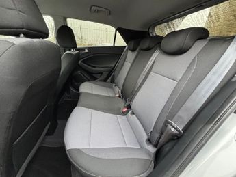 HYUNDAI I20 1.4 Premium Nav Hatchback 5dr Petrol Auto Euro 6 (100 ps)