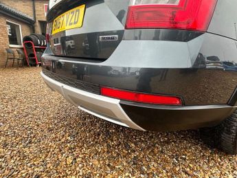 SKODA OCTAVIA 2.0 TDI Scout Estate 5dr Diesel DSG 4WD Euro 6 (s/s) (184 ps)