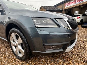 SKODA OCTAVIA 2.0 TDI Scout Estate 5dr Diesel DSG 4WD Euro 6 (s/s) (184 ps)