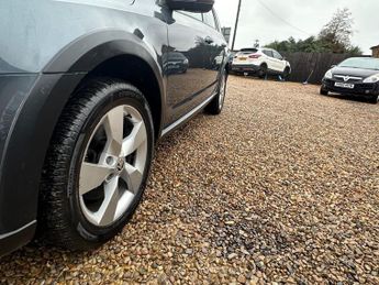 SKODA OCTAVIA 2.0 TDI Scout Estate 5dr Diesel DSG 4WD Euro 6 (s/s) (184 ps)