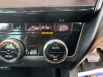 SKODA OCTAVIA 2.0 TDI Scout Estate 5dr Diesel DSG 4WD Euro 6 (s/s) (184 ps)