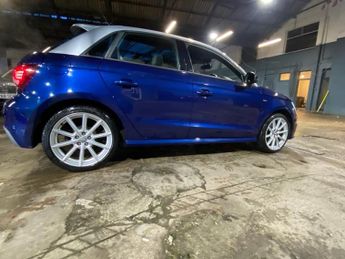 AUDI A1 1.4 TFSI S line Sportback 5dr Petrol S Tronic Euro 6 (s/s) (Nav)