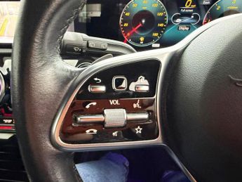 MERCEDES-BENZ A-CLASS 1.5 A180d Sport (Premium) Hatchback 5dr Diesel 7G-DCT Euro 6 (s/