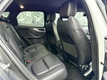 JAGUAR F-PACE 2.0 D180 R-Sport SUV 5dr Diesel Auto AWD Euro 6 (s/s) (180 ps)