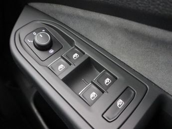 VOLKSWAGEN GOLF 2.0 TDI R-Line Estate 5dr Diesel DSG Euro 6 (s/s) (150 ps)