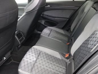 VOLKSWAGEN GOLF 2.0 TDI R-Line Estate 5dr Diesel DSG Euro 6 (s/s) (150 ps)