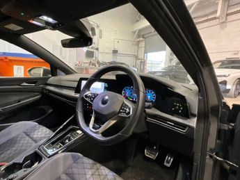 VOLKSWAGEN GOLF 2.0 TDI R-Line Estate 5dr Diesel DSG Euro 6 (s/s) (150 ps)