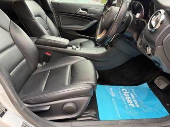MERCEDES-BENZ GLA 1.6 GLA200 Sport (Executive) SUV 5dr Petrol Auto 