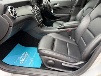 MERCEDES-BENZ GLA 1.6 GLA200 Sport (Executive) SUV 5dr Petrol Auto 