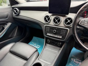 MERCEDES-BENZ GLA 1.6 GLA200 Sport (Executive) SUV 5dr Petrol Auto 