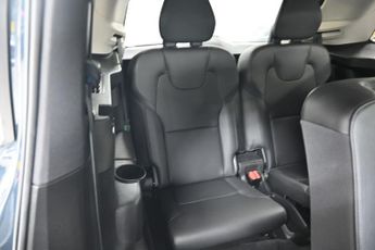 VOLVO XC90 2.0 B5 MHEV Momentum SUV 5dr Petrol Hybrid Auto 4WD Euro 6 (s/s)