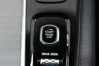 VOLVO XC90 2.0 B5 MHEV Momentum SUV 5dr Petrol Hybrid Auto 4WD Euro 6 (s/s)