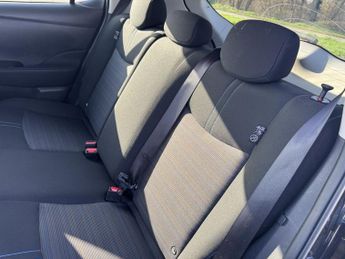 NISSAN LEAF 39kWh N-Connecta Hatchback 5dr Electric Auto (150 ps)