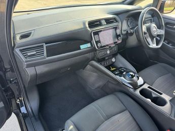 NISSAN LEAF 39kWh N-Connecta Hatchback 5dr Electric Auto (150 ps)