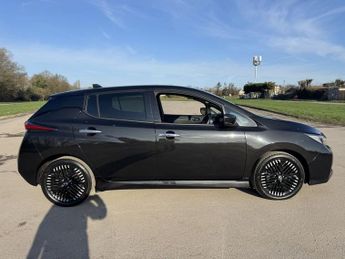 NISSAN LEAF 39kWh N-Connecta Hatchback 5dr Electric Auto (150 ps)