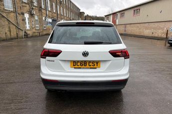 VOLKSWAGEN TIGUAN 2.0 TDI SEL SUV 5dr Diesel DSG Euro 6 (s/s) (150 ps)