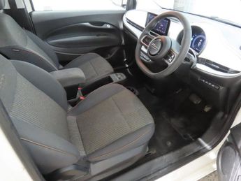 FIAT 500E 42kWh Icon Hatchback 3dr Electric Auto (118 ps)