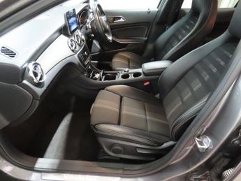 MERCEDES-BENZ 180 1.6 GLA180 Urban Edition SUV 5dr Petrol 7G-DCT Euro 6 (s/s) (122