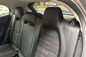 MERCEDES-BENZ GLA CLASS 1.6 GLA180 Urban Edition SUV 5dr Petrol 7G-DCT Euro 6 (s/s) (122