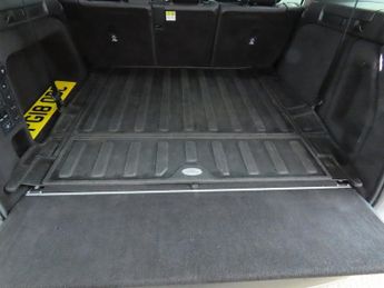 LAND ROVER DISCOVERY 3.0 TD V6 HSE SUV 5dr Diesel Auto 4WD Euro 6 (s/s) (258 ps)